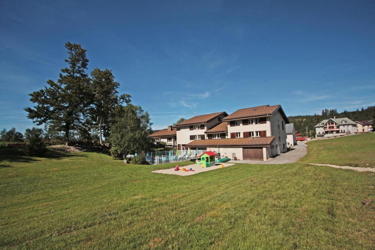 Village De Vacances Les Chevreuils Bellefontaine (Jura) Exterior foto